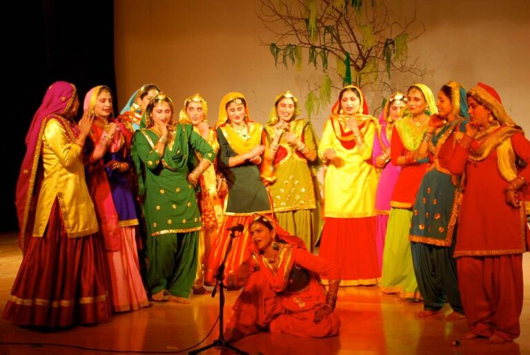 ਦੇਵਿੰਦਰ ਸਤਿਆਰਥੀ (Devinder Satyarthi) – ਗਿੱਧਾ (Giddha)